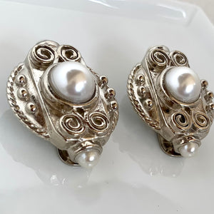 Vintage Arabesco Stud Earrings