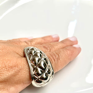 Maxi Quilted Ring