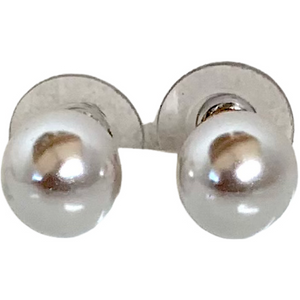 Piochita Stud  Pearl Earrings