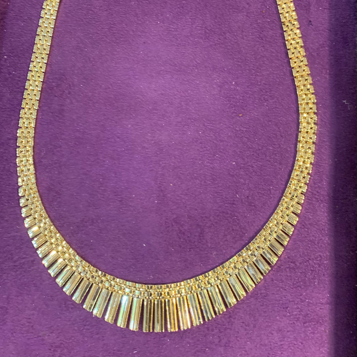 ASSORTED VINTAGE NECKLACE