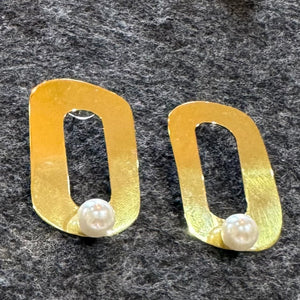 Rectangle Pearl Satelite Earrings