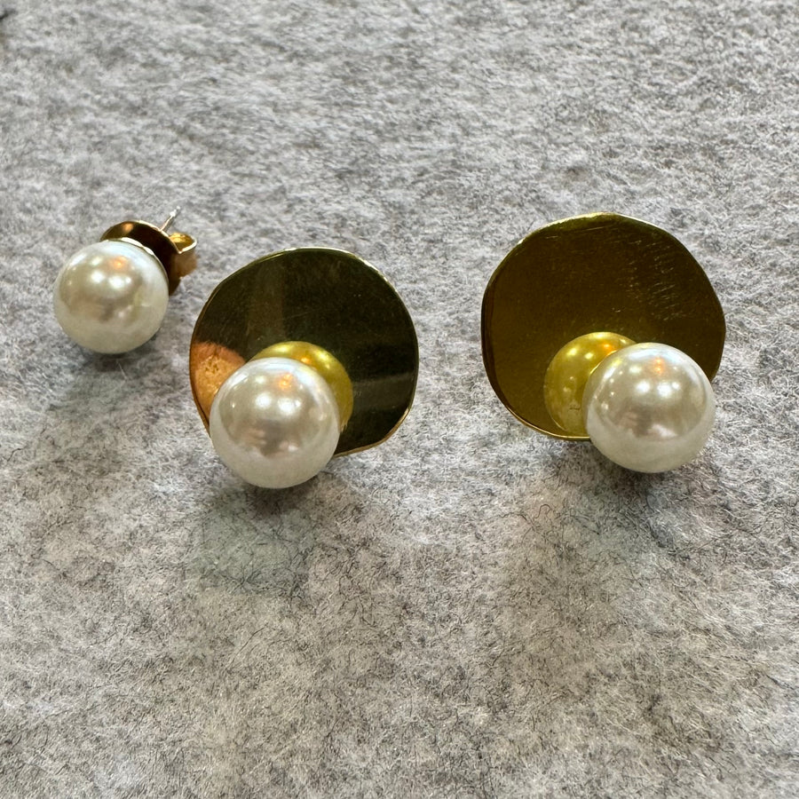 Med Pearls Antena Earrings