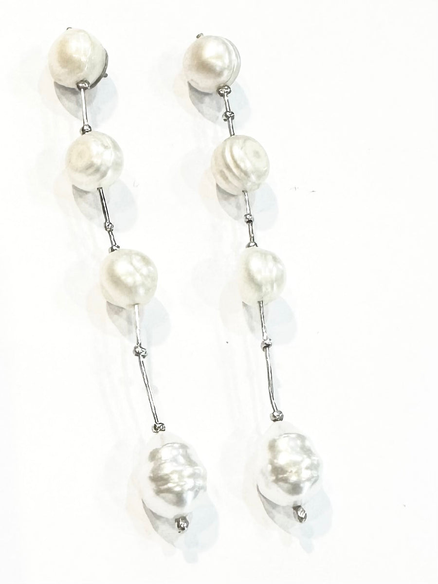 Linear Pearls Earrings