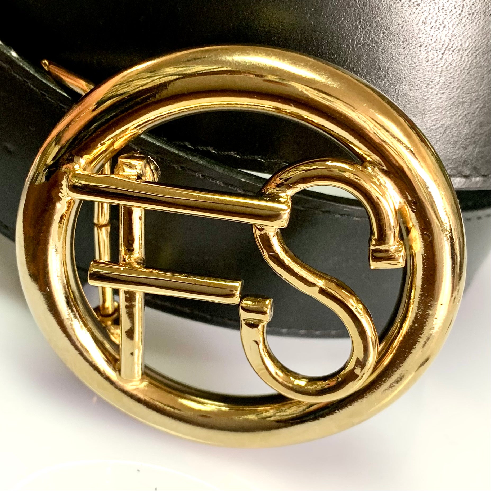 Custom Initials Interchangeable Belt Buckle – Viviane Guenoun