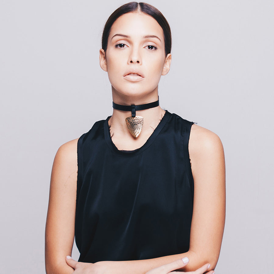 modern-forms-triangular-texturized-gold-plated-choker.